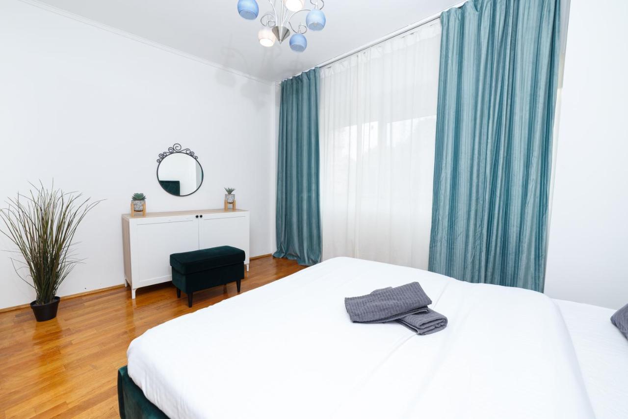 Color Apartments Unirii 14 Blv Бухарест Екстер'єр фото
