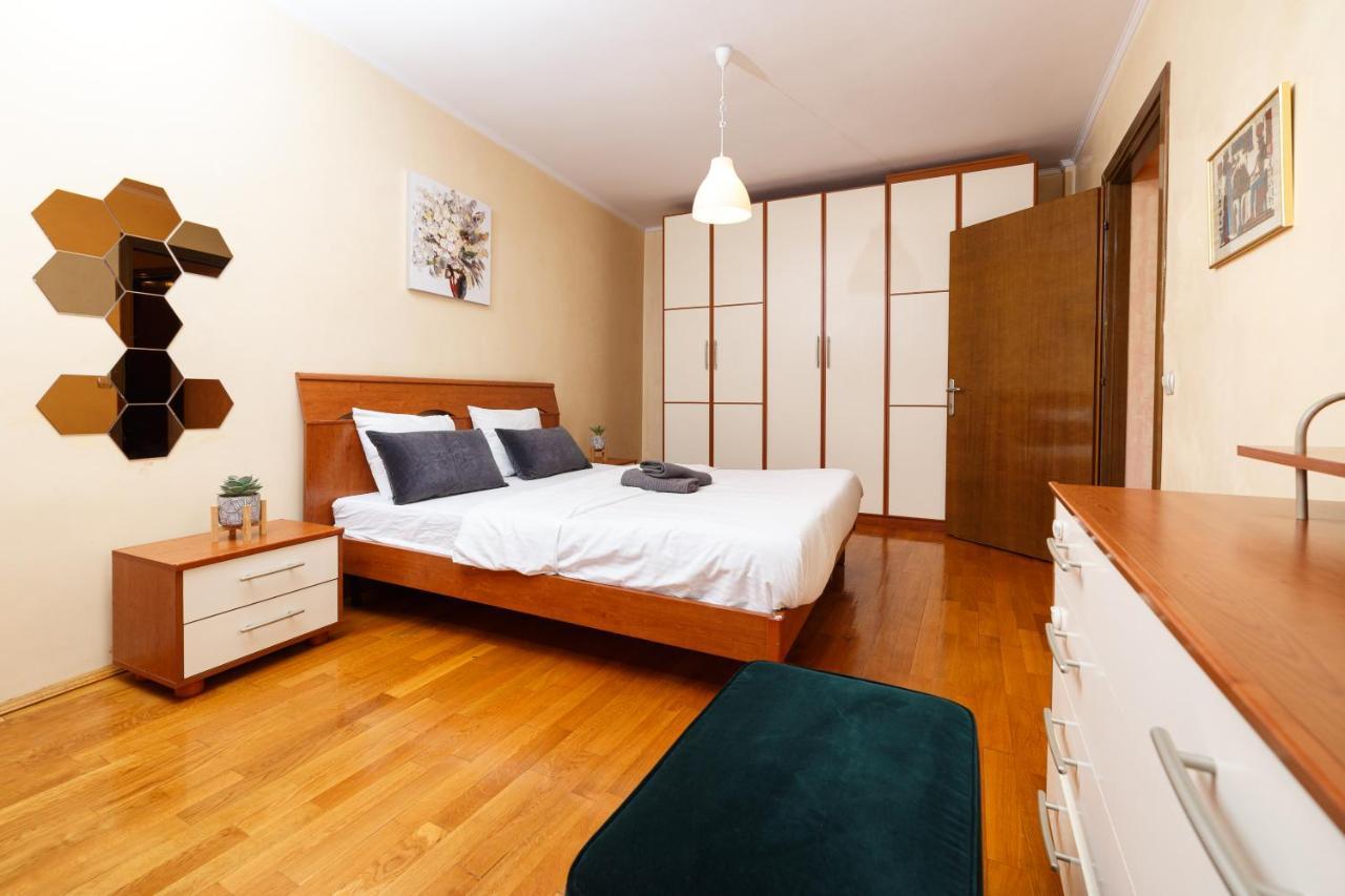 Color Apartments Unirii 14 Blv Бухарест Екстер'єр фото